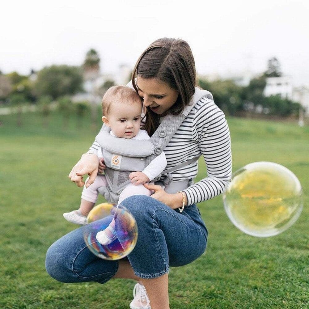 Porte Bébé - BreathBabyBag™ - Gris - Mon paradis de bébé